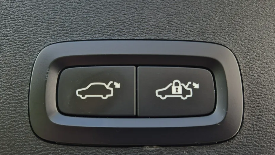 VOLVO XC40 -