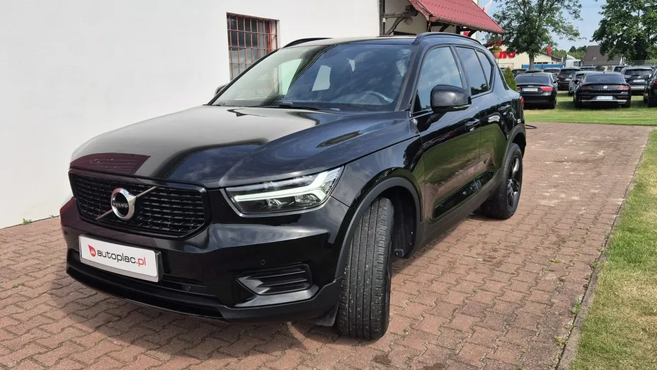 VOLVO XC40 -