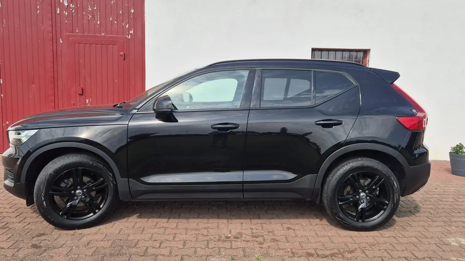 VOLVO XC40 -