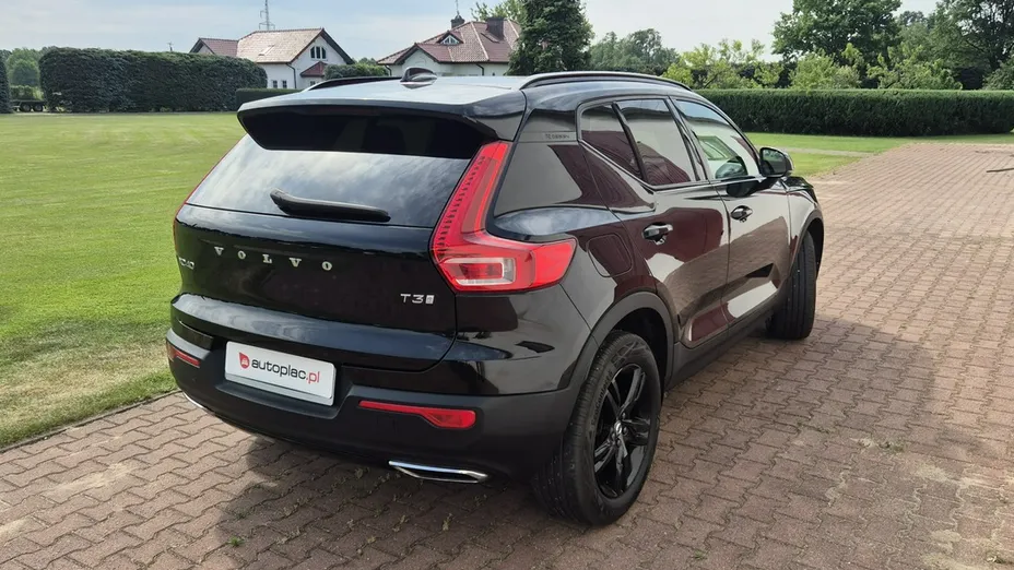 VOLVO XC40 -