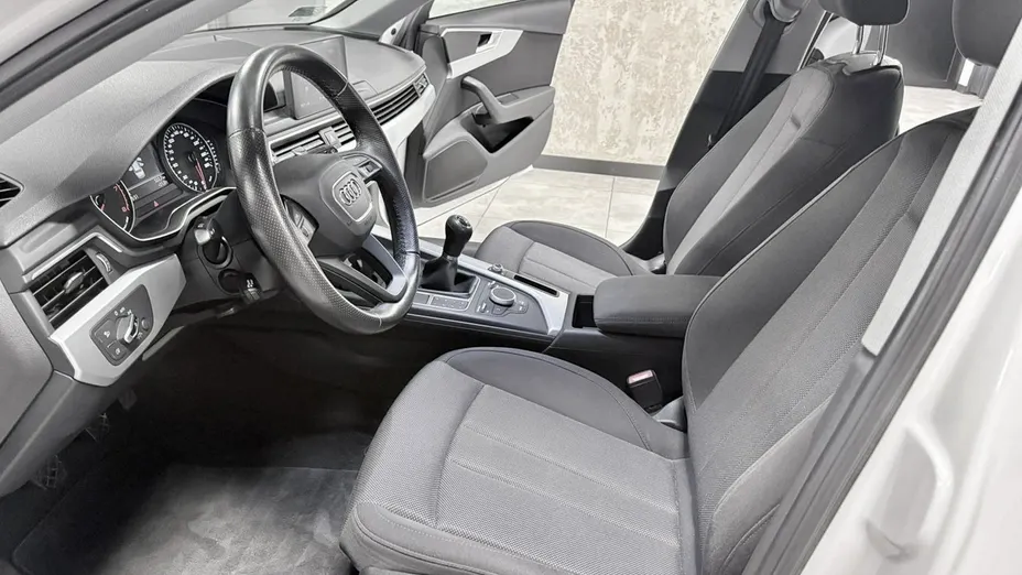AUDI A4 -