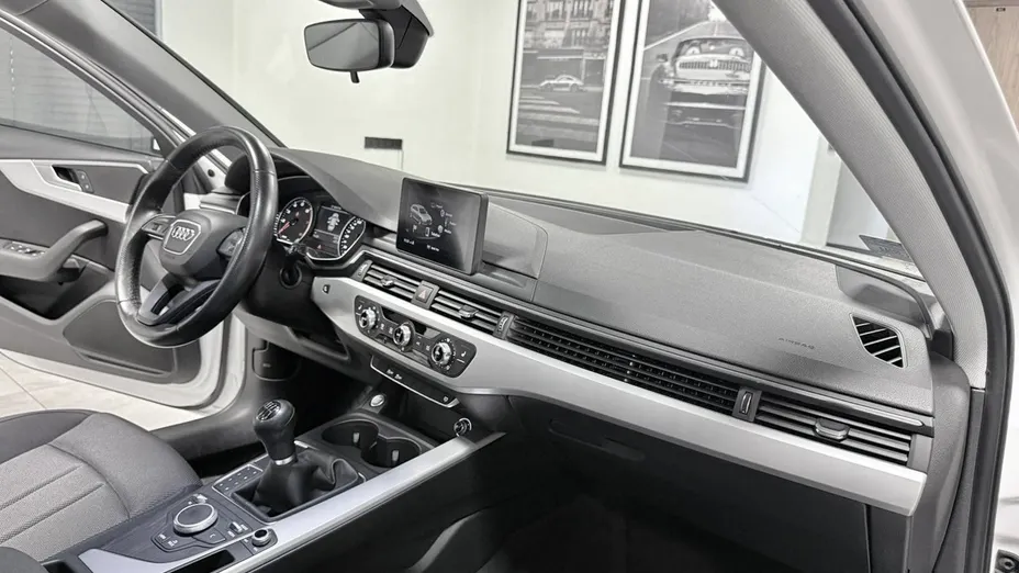 AUDI A4 -