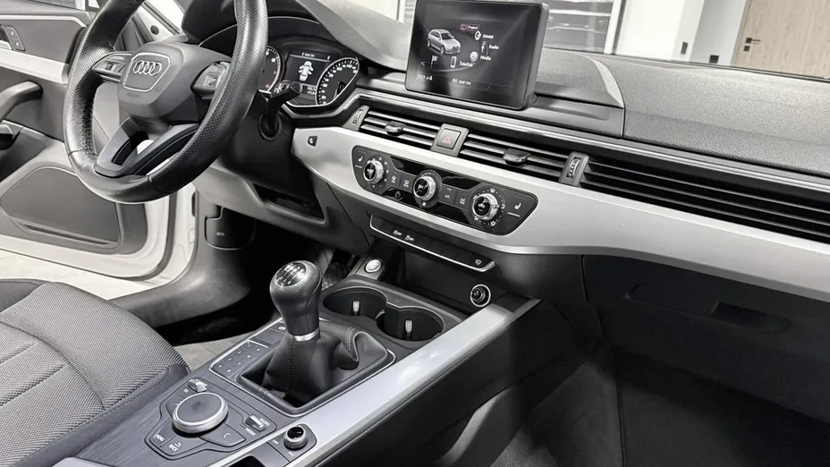 AUDI A4 -