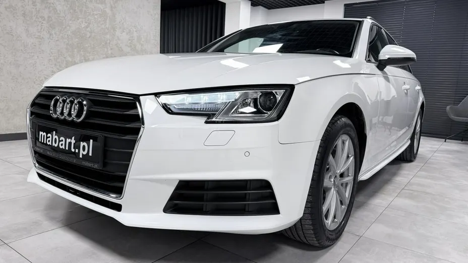 AUDI A4 -