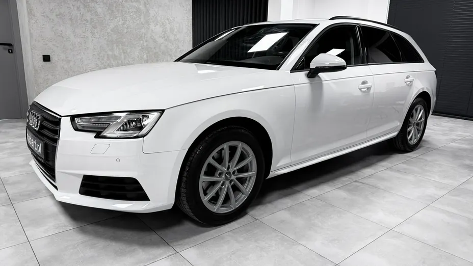 AUDI A4 -