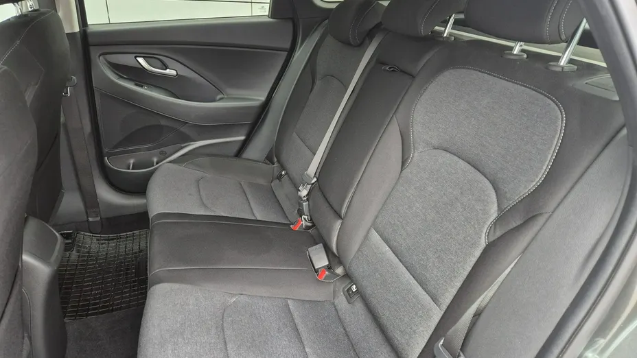 HYUNDAI i30 -