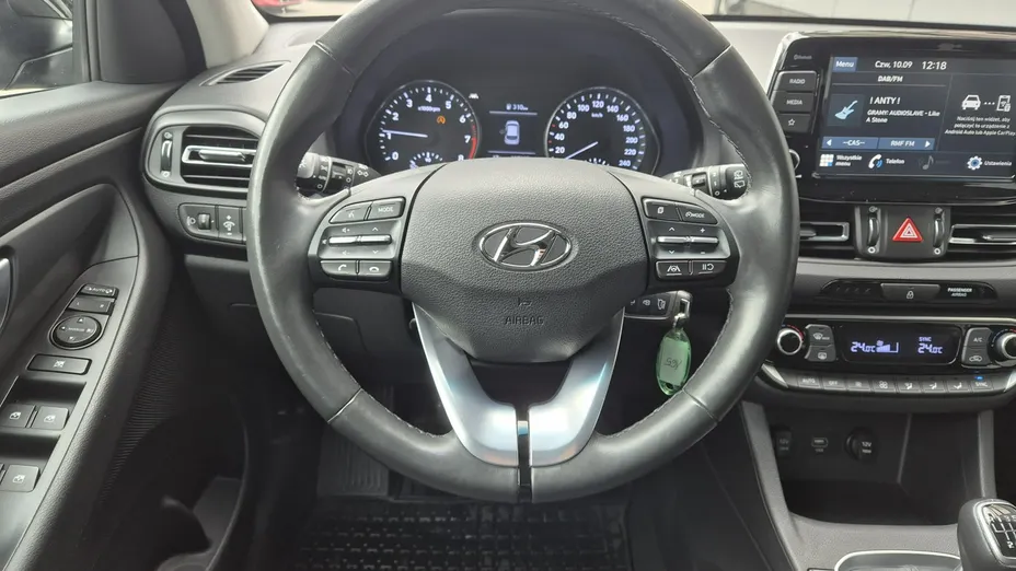 HYUNDAI i30 -
