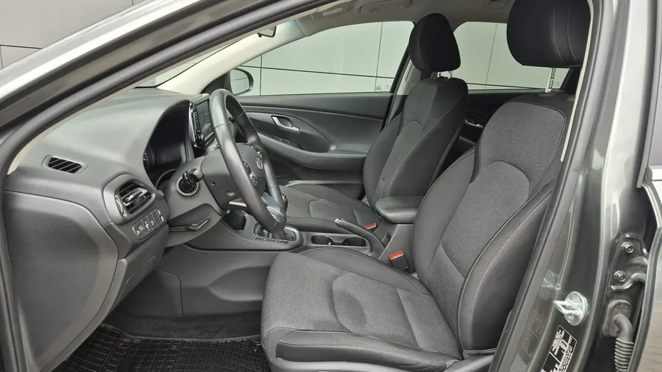HYUNDAI i30 -