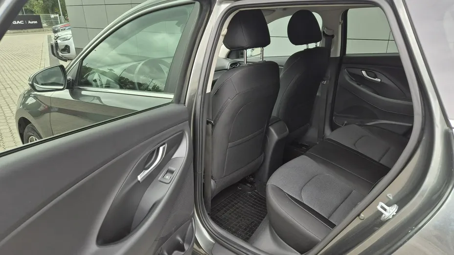 HYUNDAI i30 -