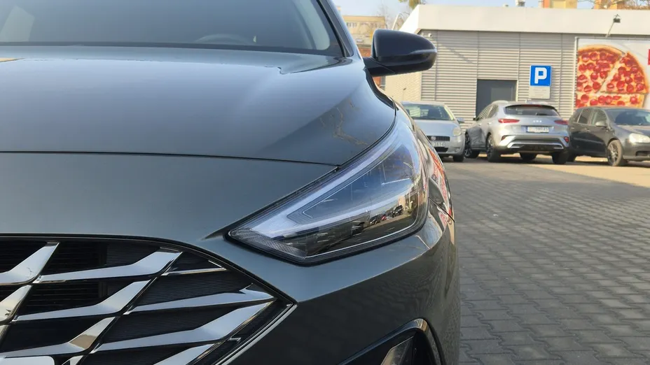 HYUNDAI i30 -