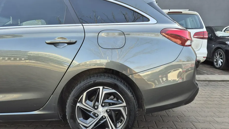 HYUNDAI i30 -