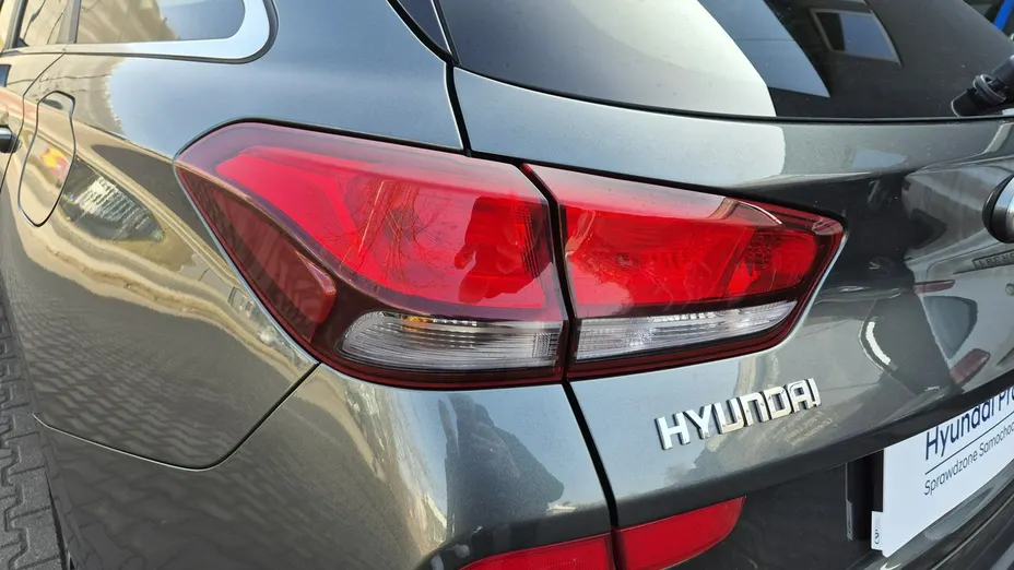 HYUNDAI i30 -