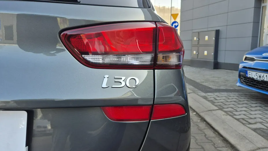 HYUNDAI i30 -