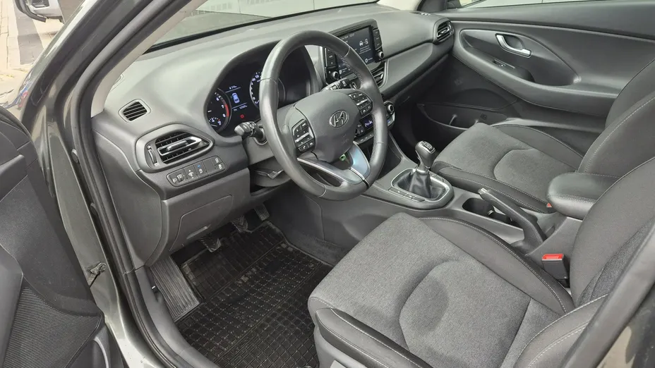 HYUNDAI i30 -