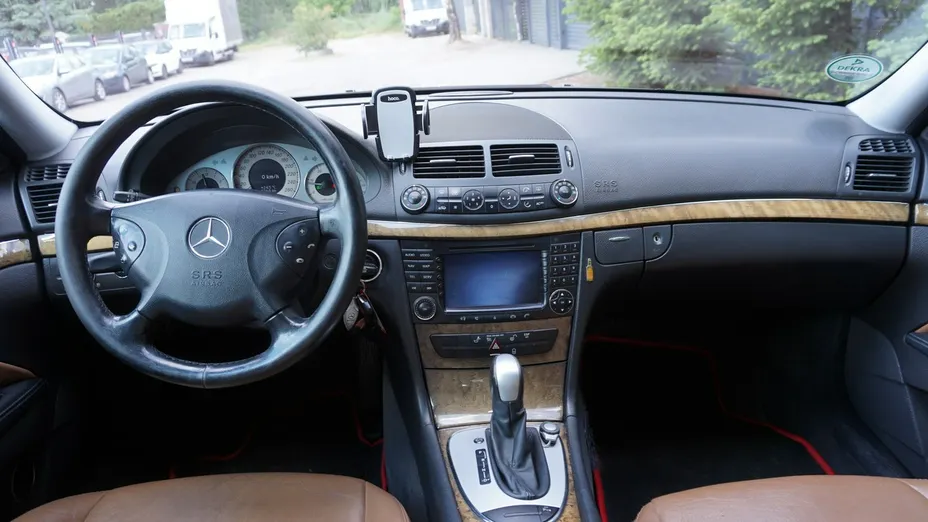 MERCEDES-BENZ E Klasa -
