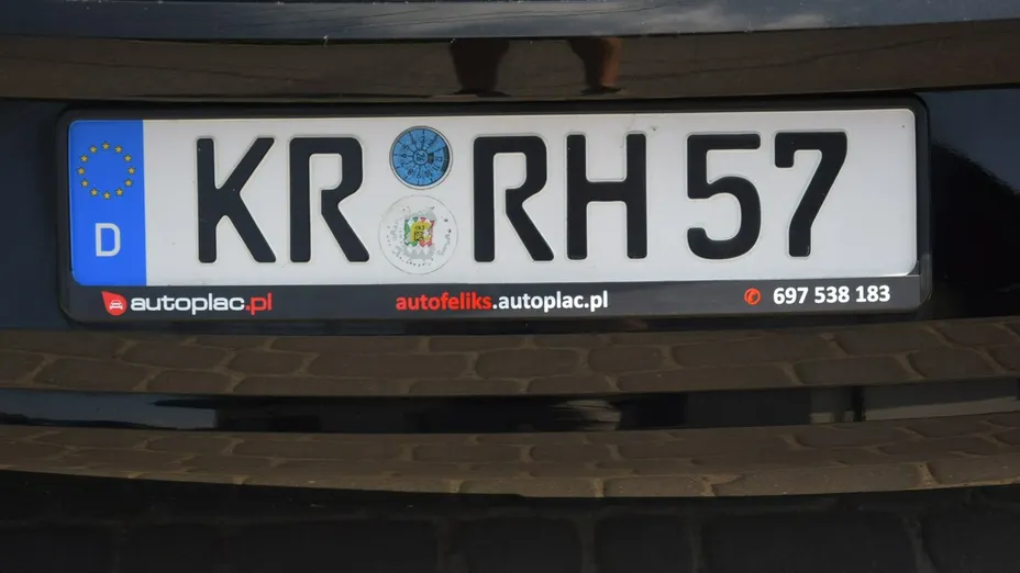 VOLKSWAGEN Polo -