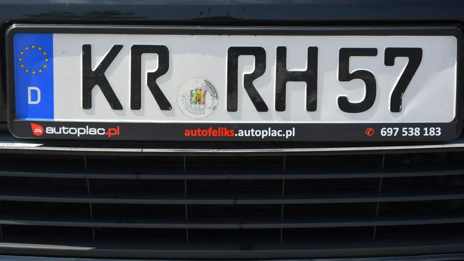 VOLKSWAGEN Polo -