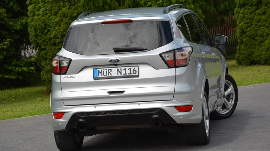 FORD Kuga -
