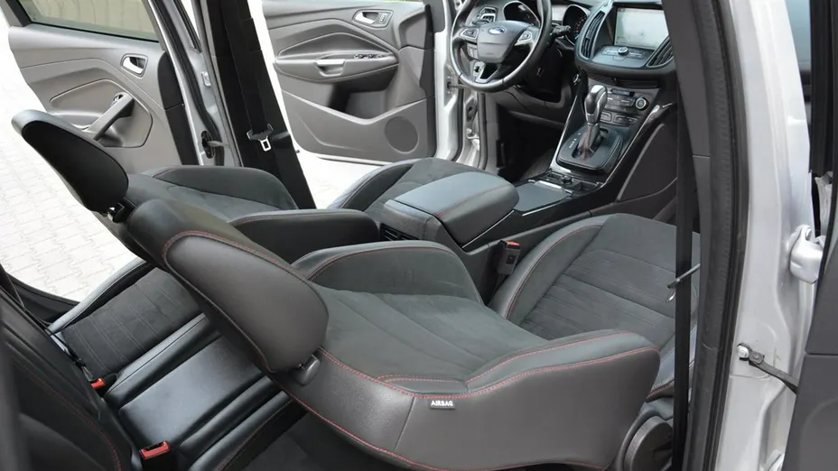 FORD Kuga -