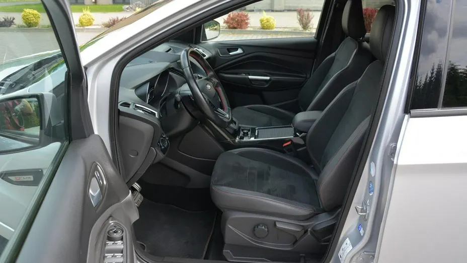 FORD Kuga -
