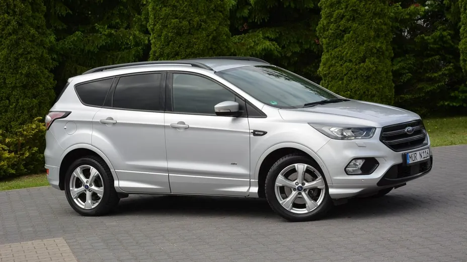 FORD Kuga -