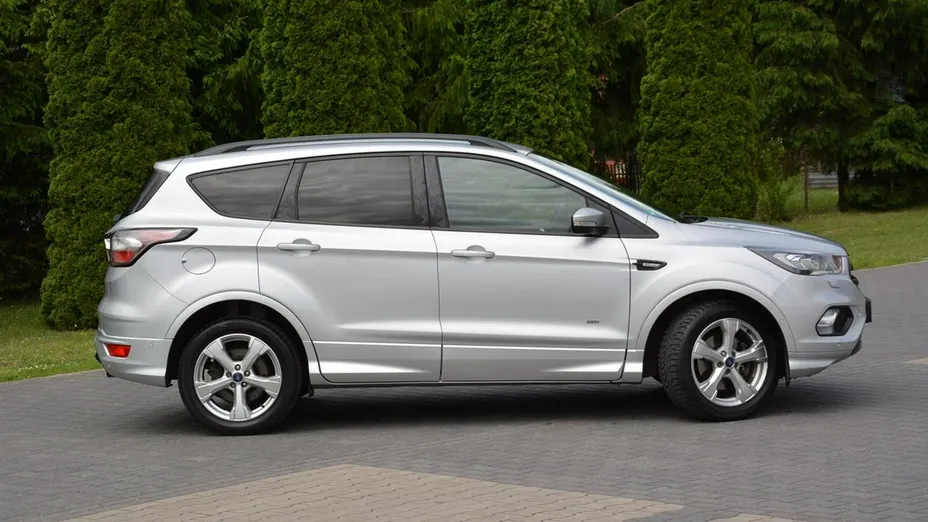 FORD Kuga -