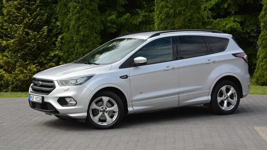 FORD Kuga -