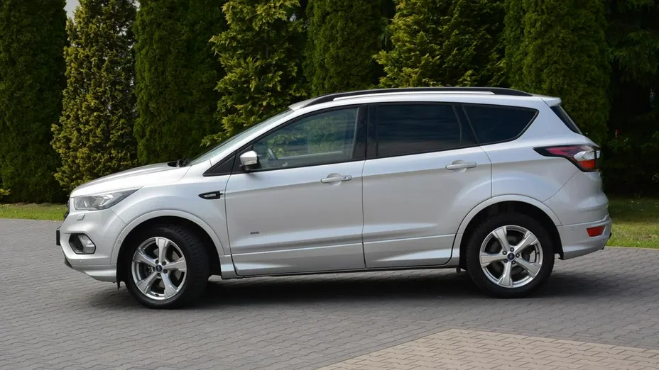 FORD Kuga -