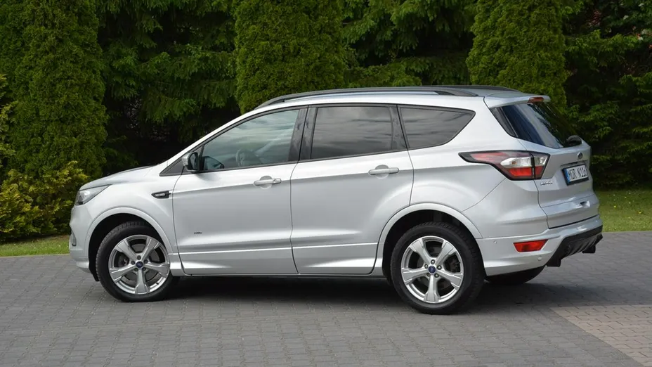 FORD Kuga -