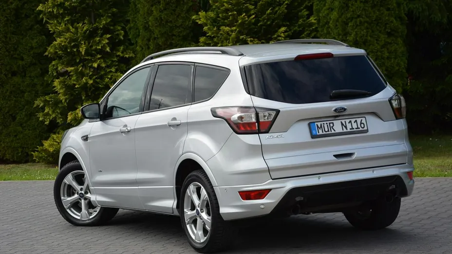 FORD Kuga -