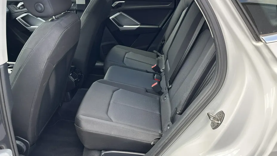 AUDI Q3 -