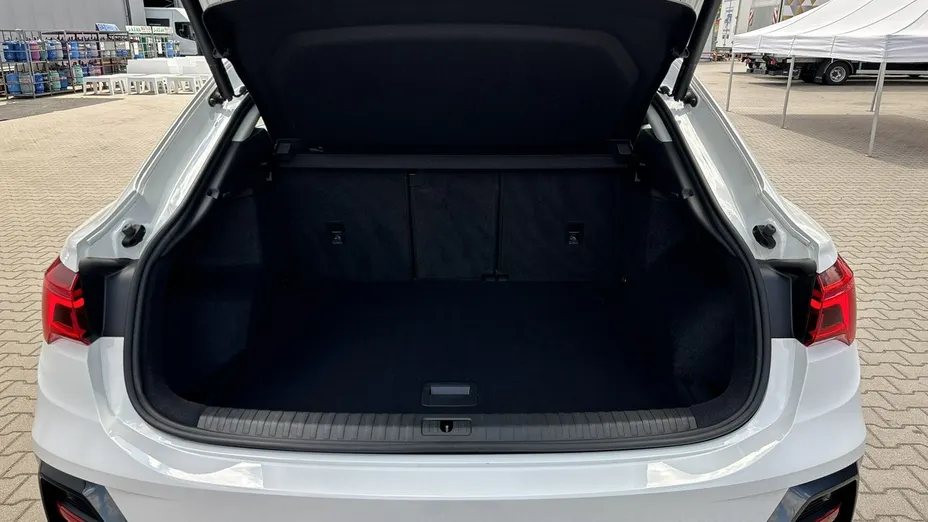 AUDI Q3 -
