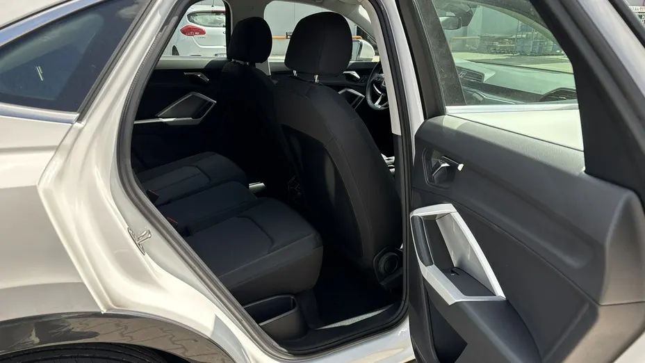AUDI Q3 -