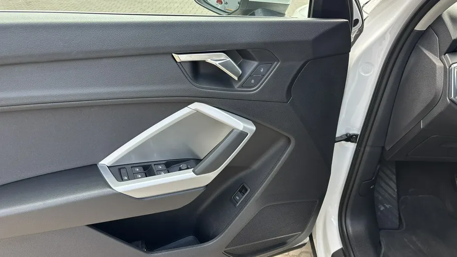 AUDI Q3 -