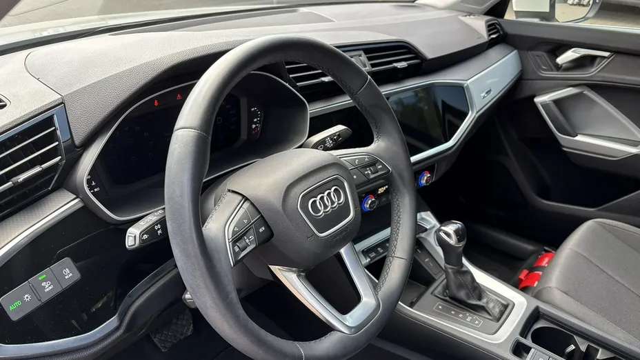 AUDI Q3 -