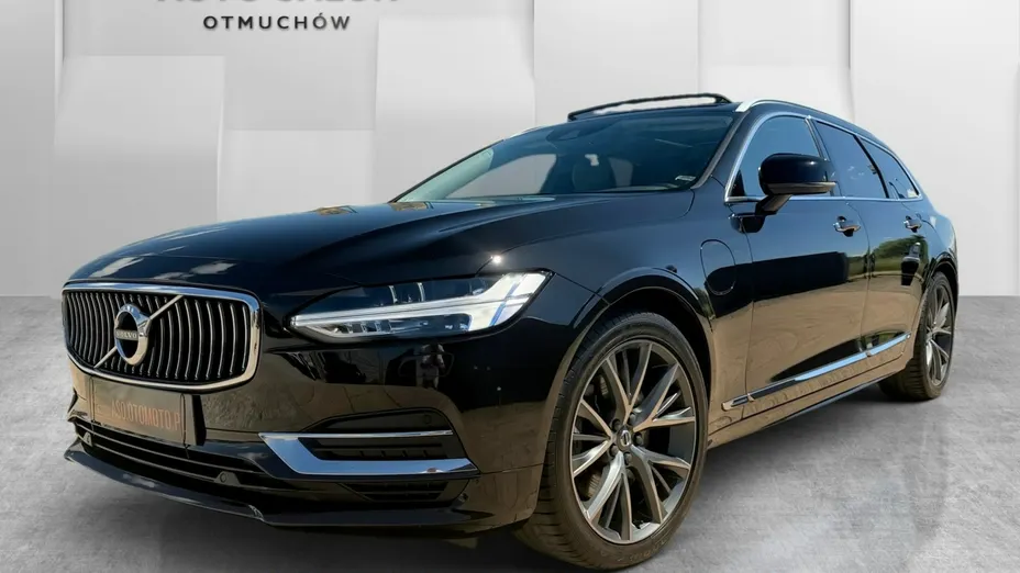VOLVO V90 -