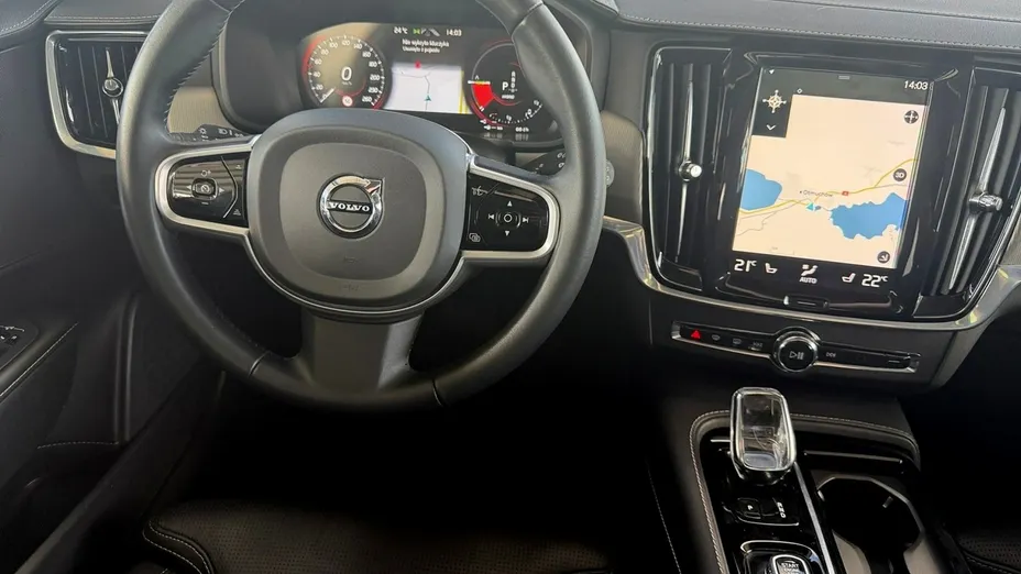 VOLVO V90 -