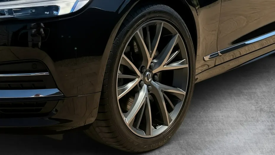 VOLVO V90 -