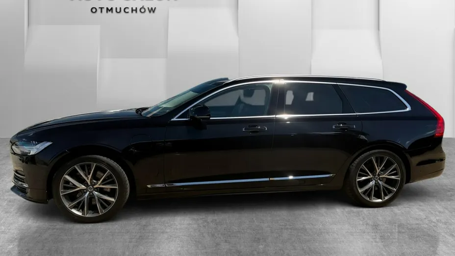 VOLVO V90 -