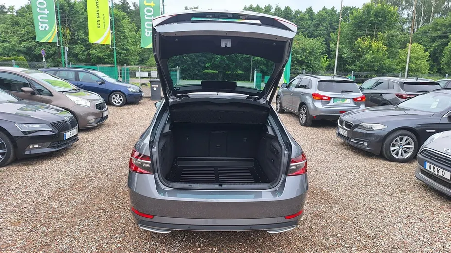 SKODA Superb -