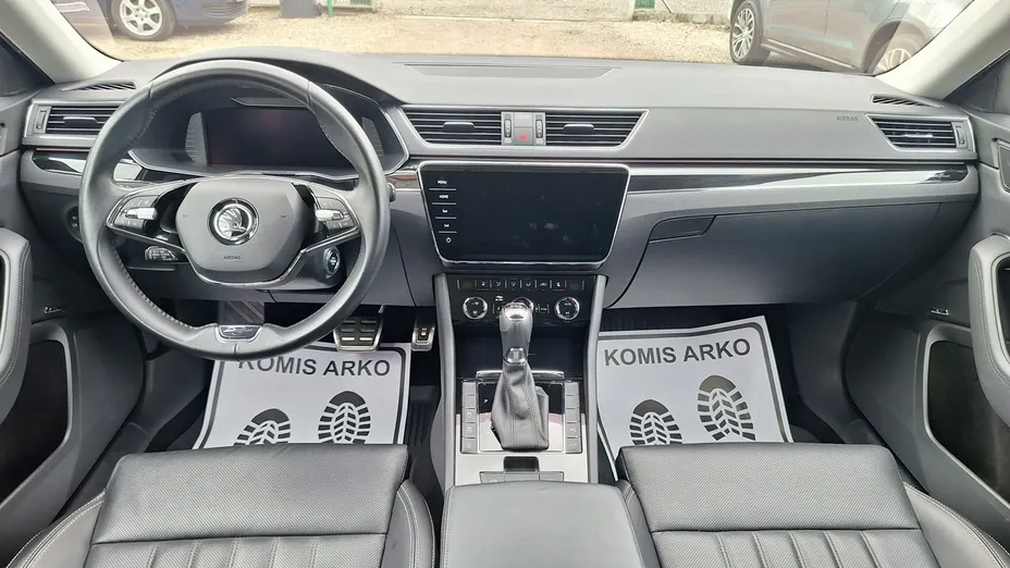 SKODA Superb -