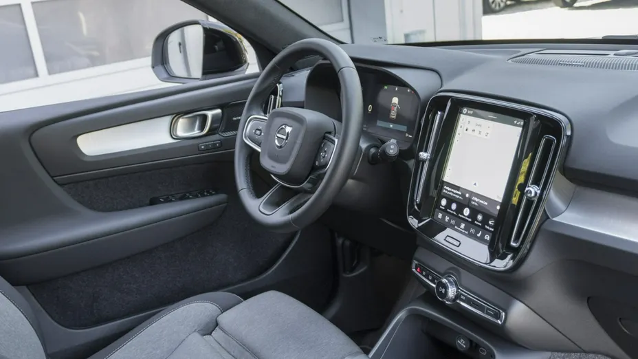 VOLVO XC40 -