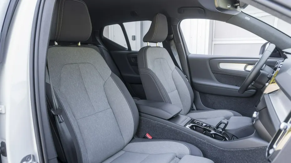 VOLVO XC40 -