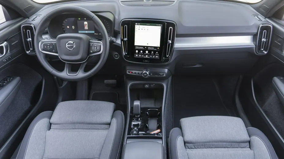 VOLVO XC40 -