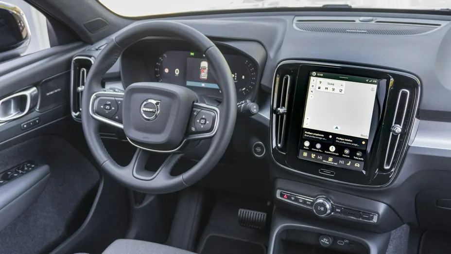 VOLVO XC40 -