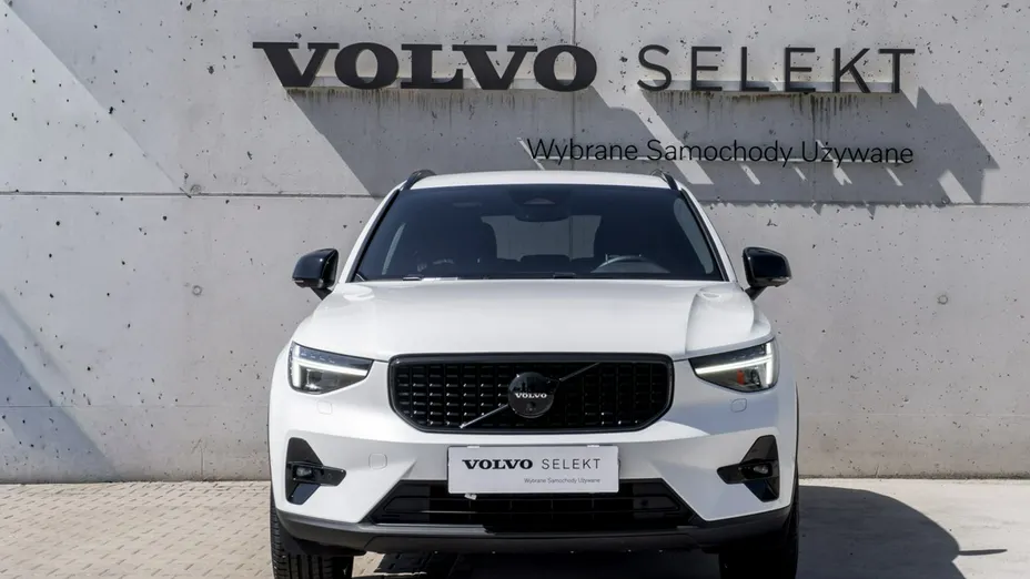 VOLVO XC40 -