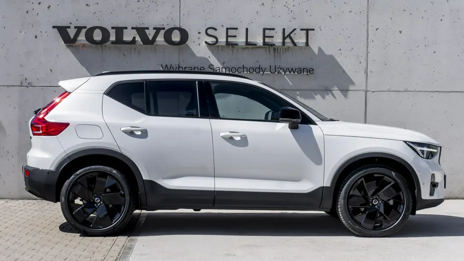 VOLVO XC40 -