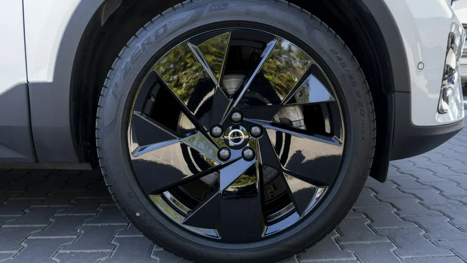 VOLVO XC40 -