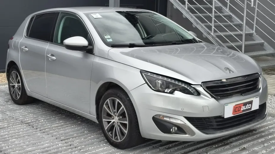 PEUGEOT 308 -