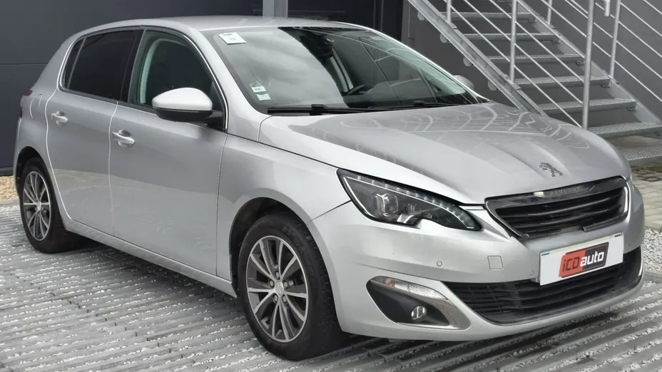 PEUGEOT 308 -